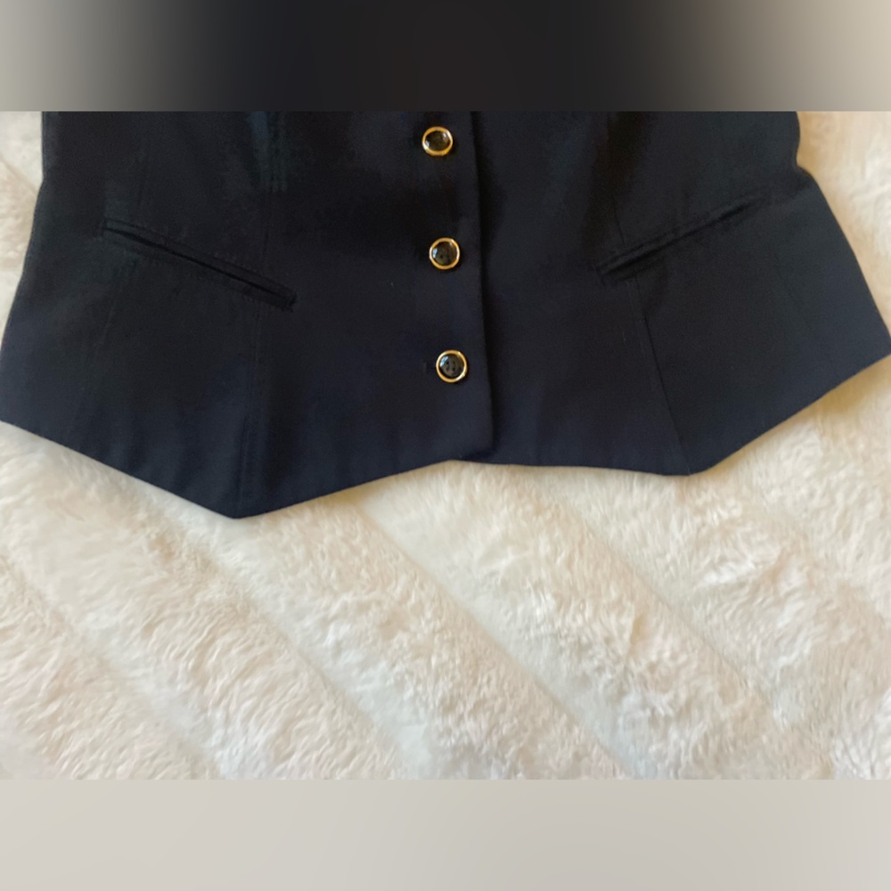 Cach Vest. - image 4